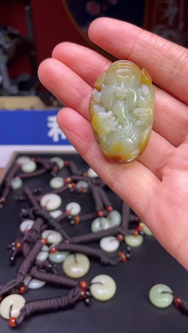 颈饰未镶嵌和田玉1