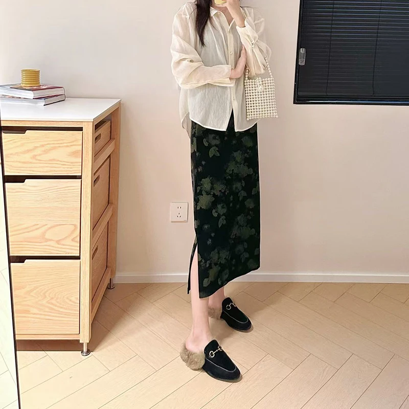 宝丫轻奢  女式优雅古典风花卉压花开叉丝绒直筒半身裙K372