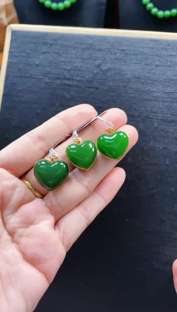 【闪购商品】和田玉吊坠18K金镶嵌多样性发一