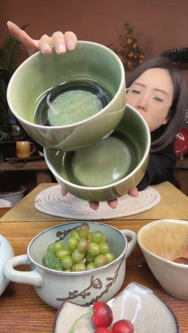 陶瓷6英寸浅绿色碗 2件 微瑕疵