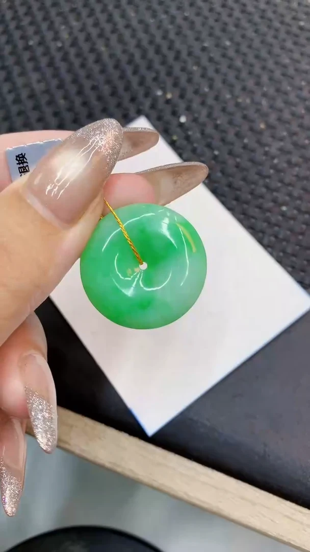 颈饰未镶嵌翡翠1
