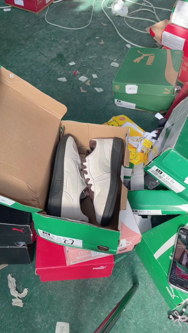 彪马时尚休闲运动鞋36M  EE12