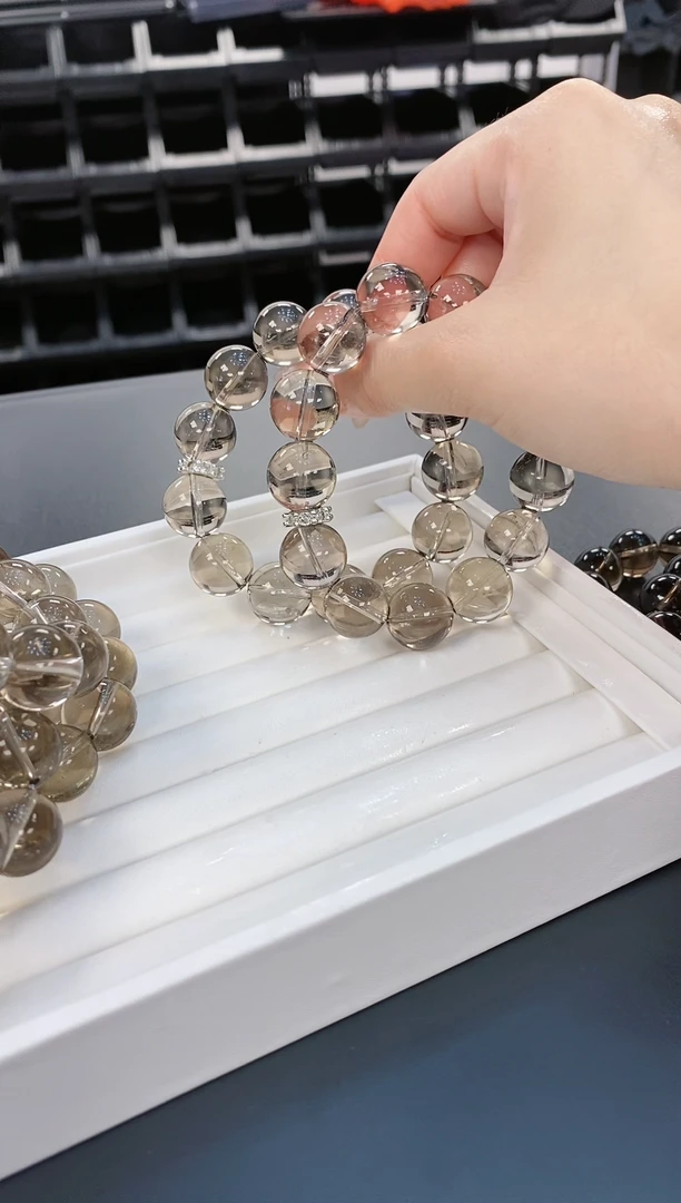 水晶手链合金628.6茶晶手串 多样性发其一