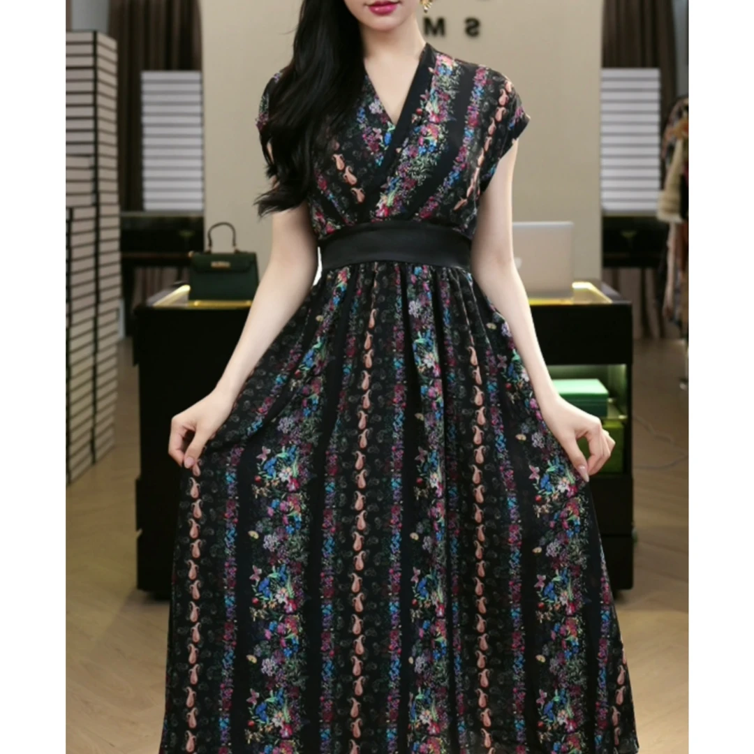 现货2025夏季新款【5209】轻奢气质小众收腰黑色V领连衣裙子女