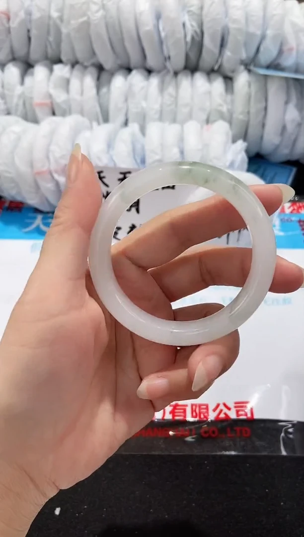 【闪购商品】石英质玉手镯未镶嵌48-52