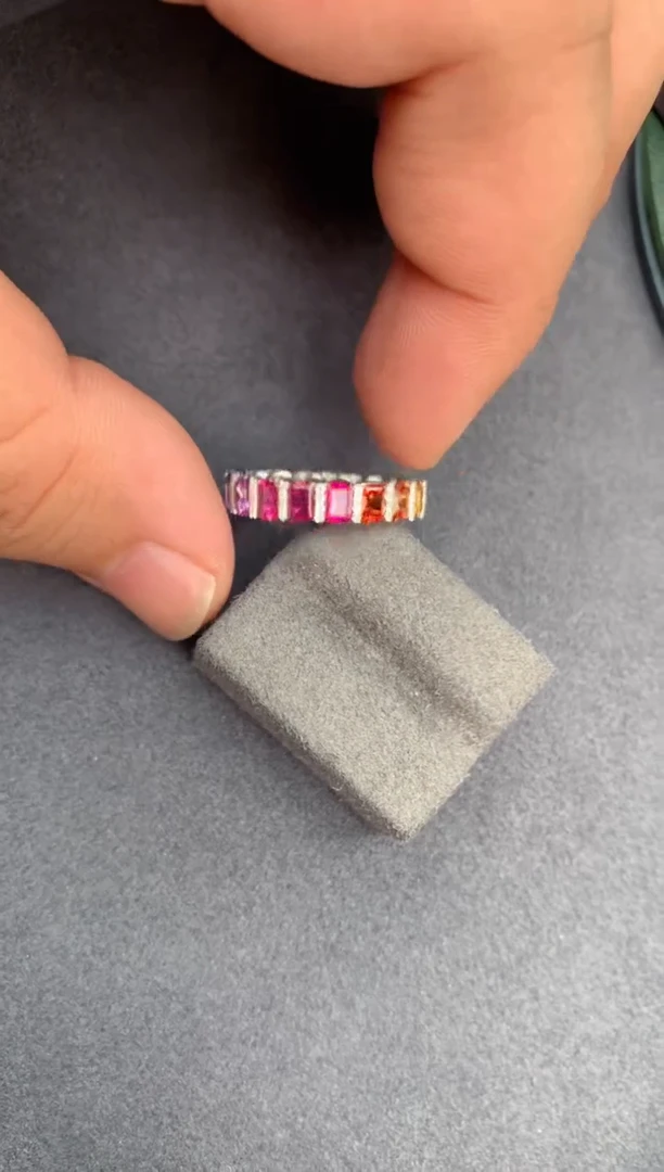 【闪购商品】蓝宝石戒指18K金镶嵌4.3ct彩蓝宝戒指