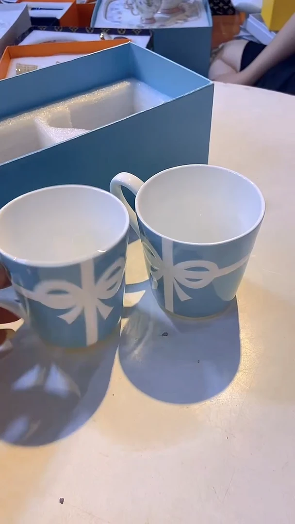 杯鸿辉家品牌瓷器，京东包邮！