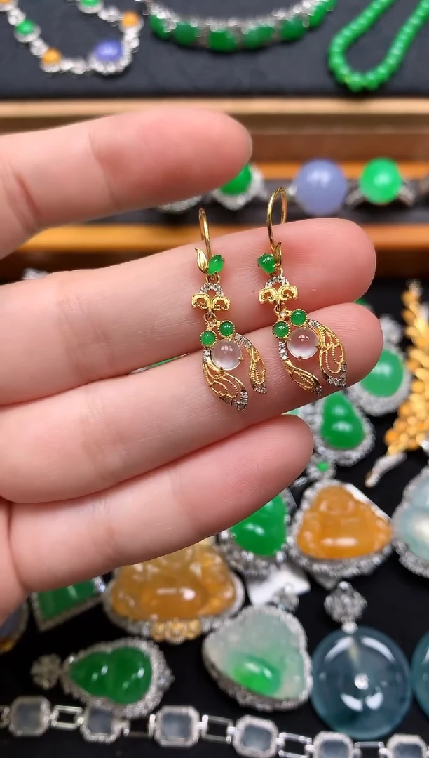 翡翠戒指18K金镶嵌翡翠