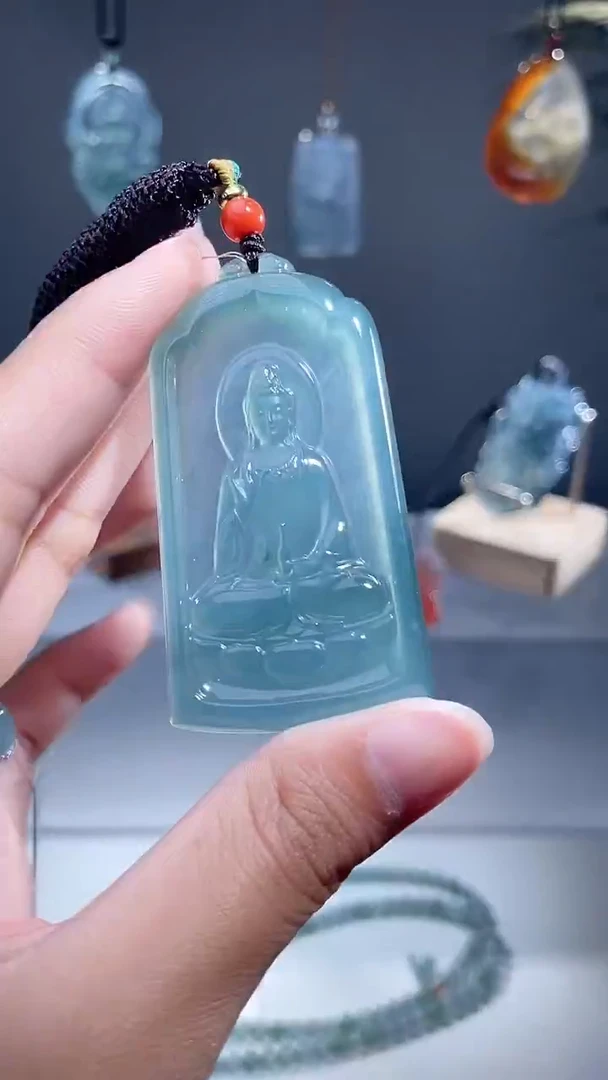 颈饰未镶嵌翡翠观音