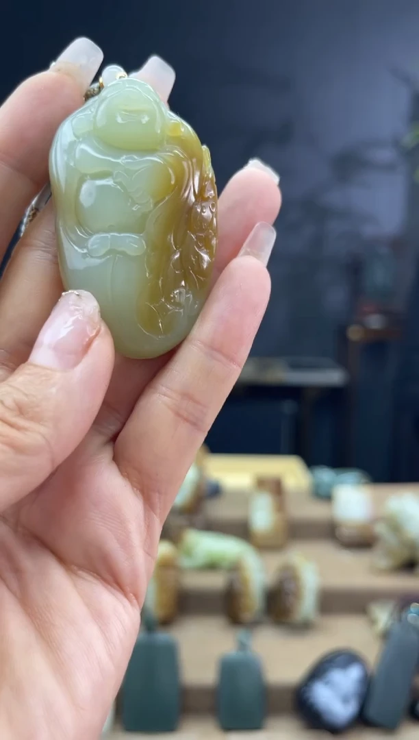 颈饰未镶嵌和田玉1
