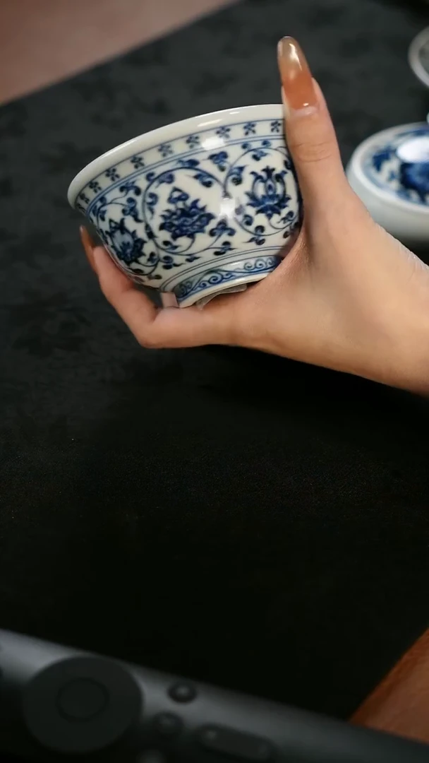 当代青花 缠枝莲 大压手杯