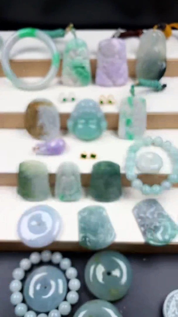 颈饰未镶嵌翡翠天然翡翠吊坠挂件