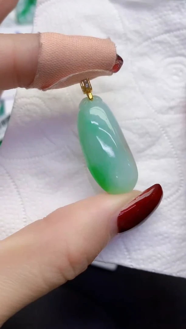 颈饰未镶嵌翡翠缅甸天然翡翠A货