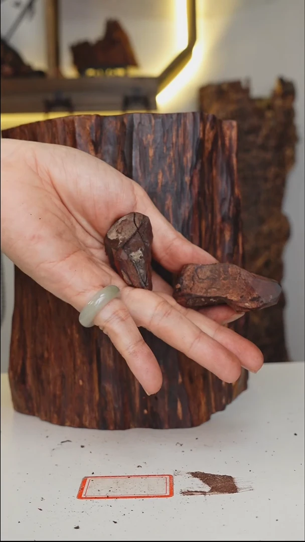 木本降真香海南红降原料随形手把件满油脂