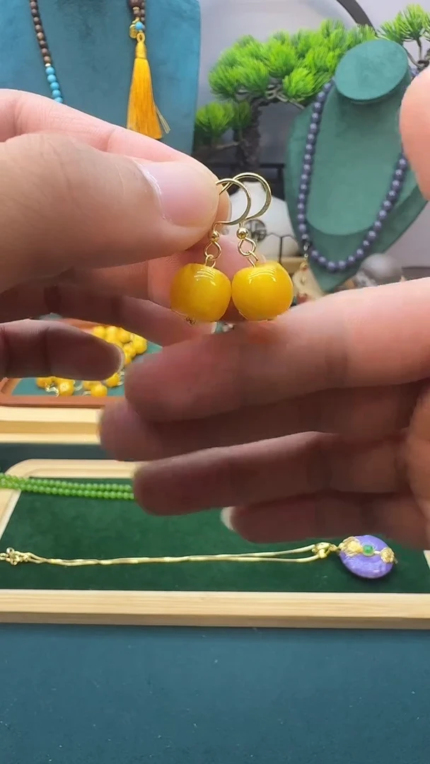 14K金镶嵌蜜蜡耳饰E01