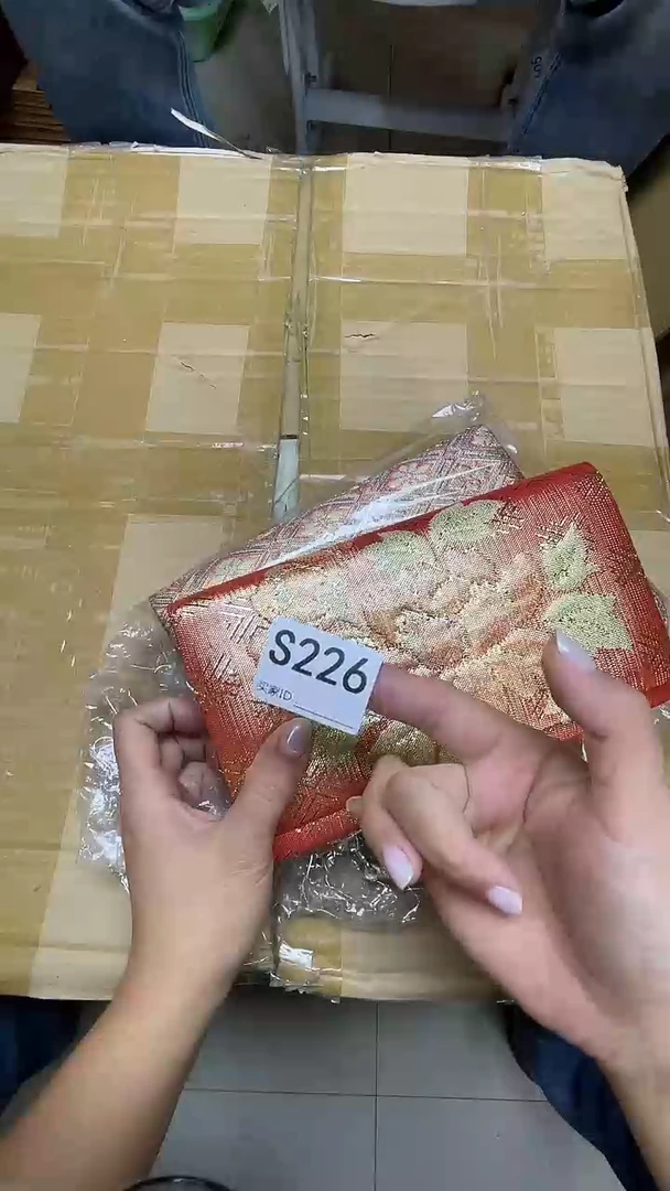 瓷片熊**想S226默认微瑕，谨慎参拍