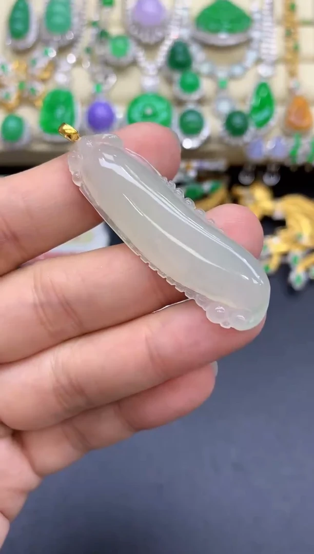 颈饰18K金镶嵌翡翠7-中国好珍宝