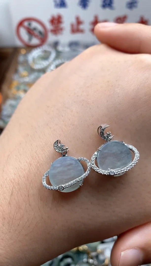 【闪购商品】翡翠颈饰未镶嵌哥哥