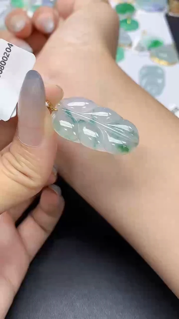 翡翠18K金镶嵌颈饰天然缅甸a货翡翠