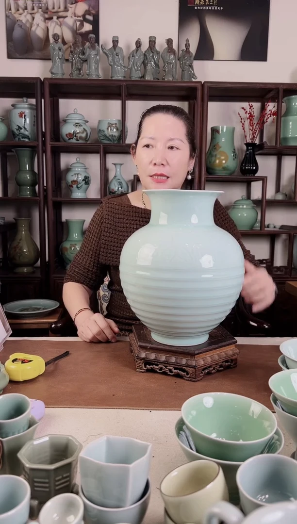 纯手工 粉青 旋纹牡丹尊L