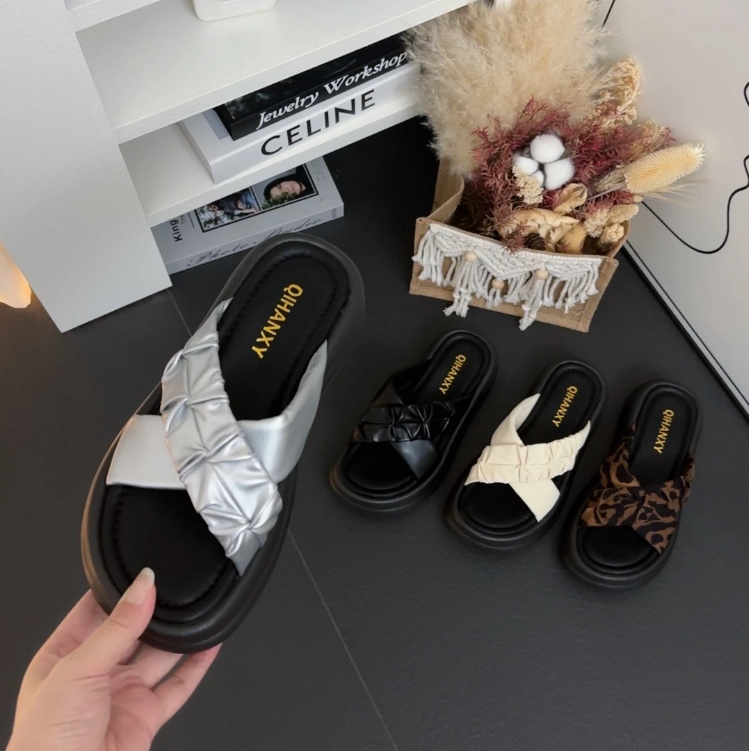 2025夏新款褶皱交叉带简约休闲一字拖外穿百搭舒适厚底拖鞋女