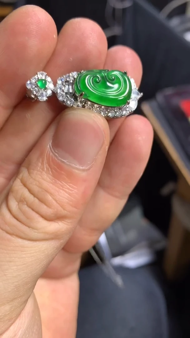 【闪购商品】翡翠吊坠(赠链)未镶嵌0833706202/多样性发一