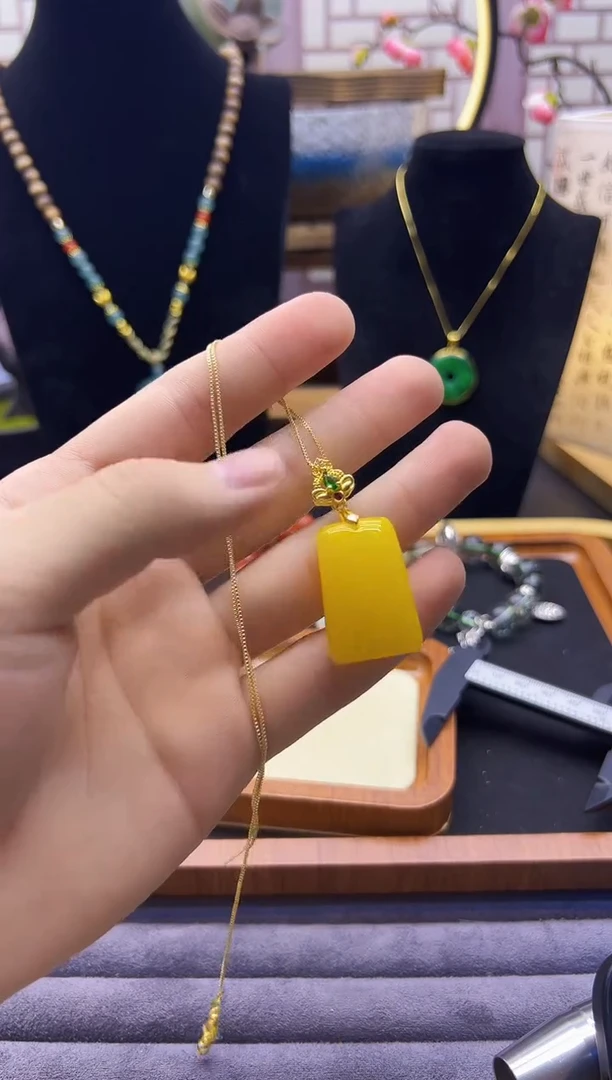 【闪购商品】蜜蜡耳饰14K金镶嵌D63