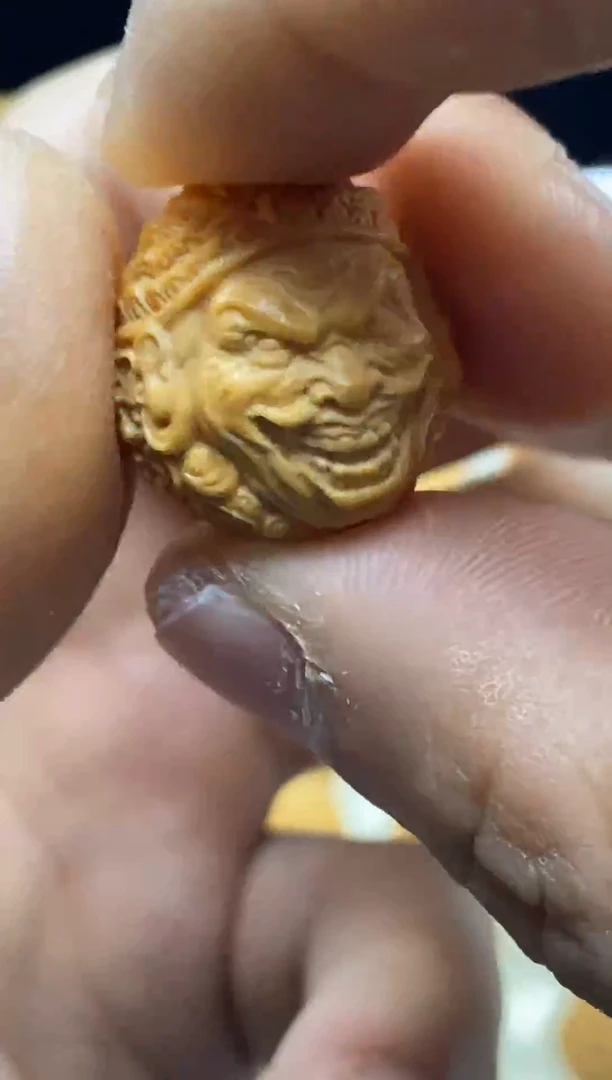 吊坠猴头核桃财神