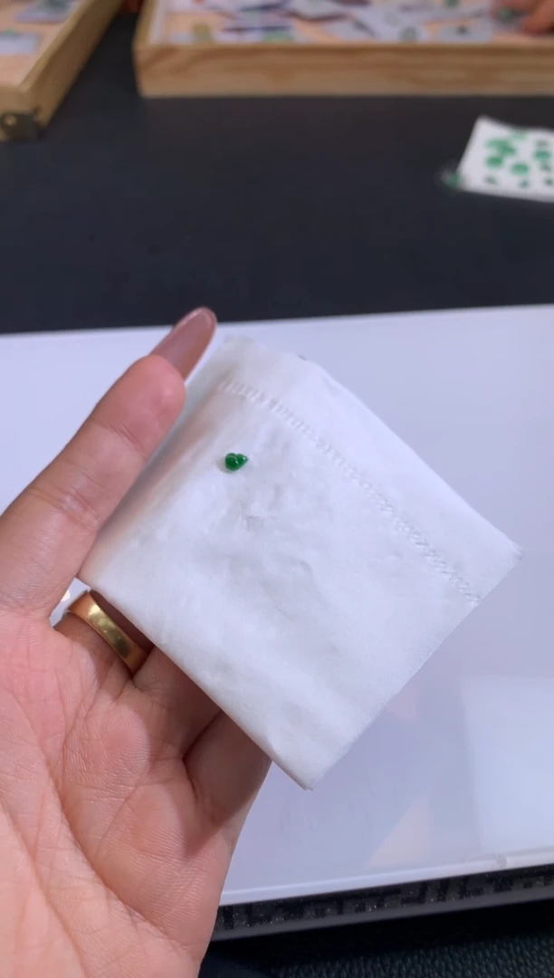 【闪购商品】定制翡翠未镶嵌翡翠