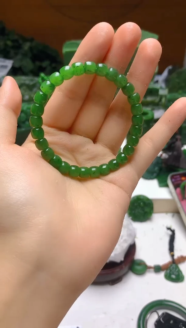 和田玉（碧玉）未镶嵌珠宝半成品随机发货一个