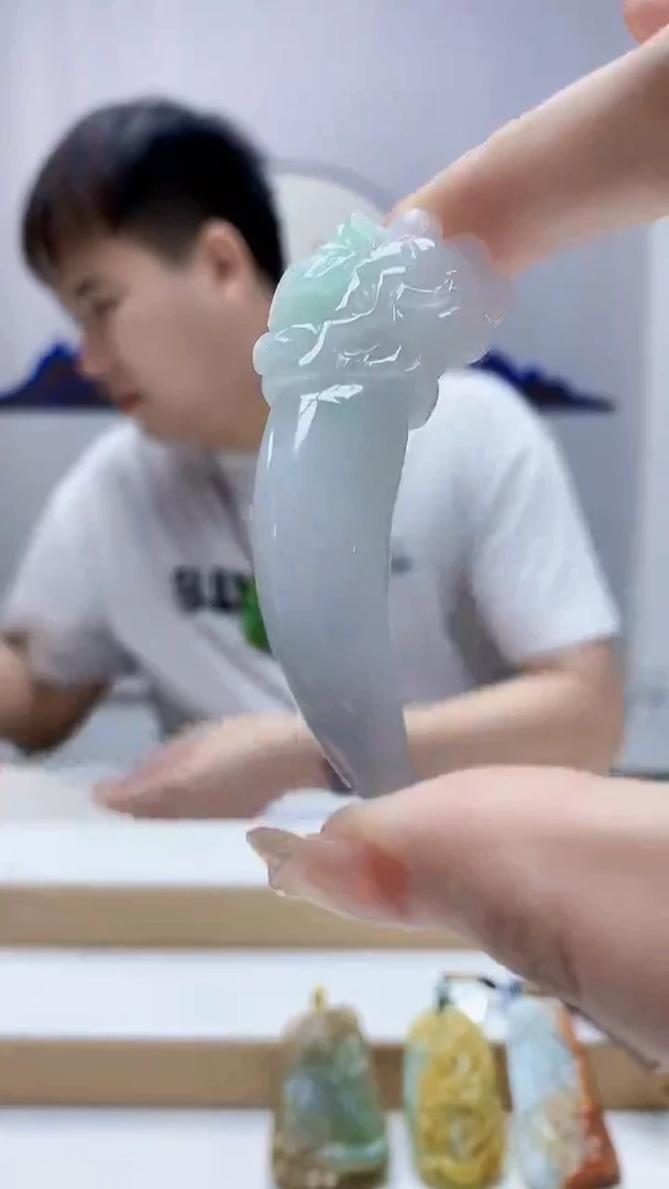 未镶嵌定制翡翠4868DD-毛货挂件100