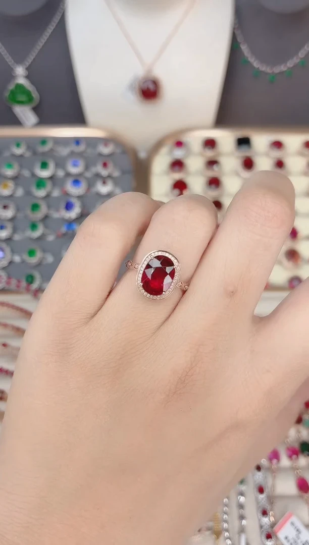 18K金镶嵌碧玺戒指碧玺3.05CT