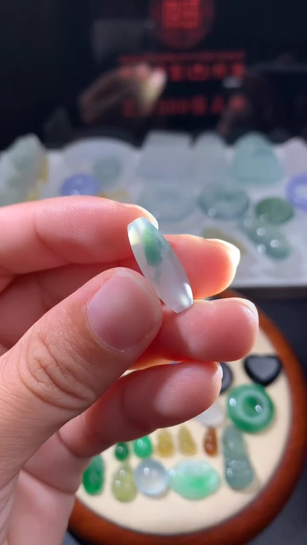 未镶嵌定制翡翠