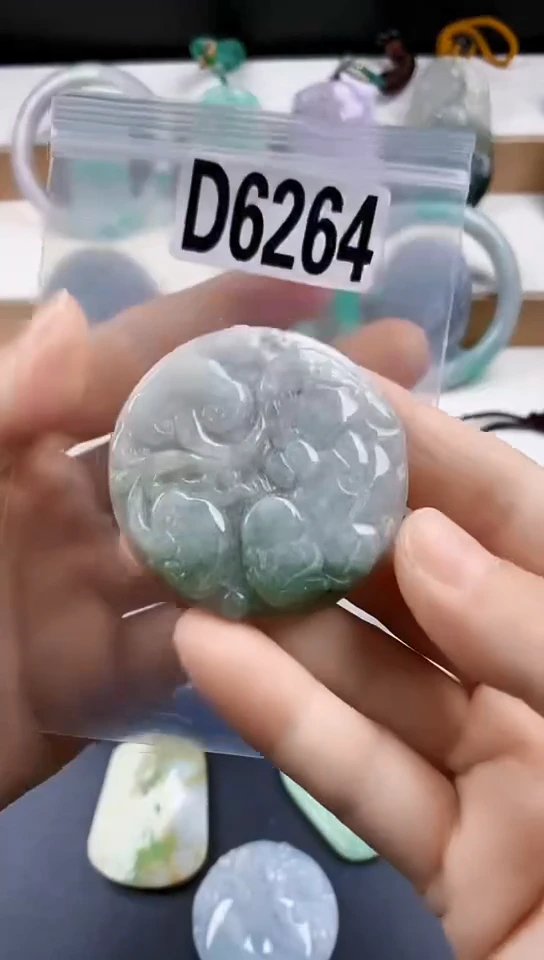 颈饰未镶嵌翡翠天然翡翠吊坠挂件