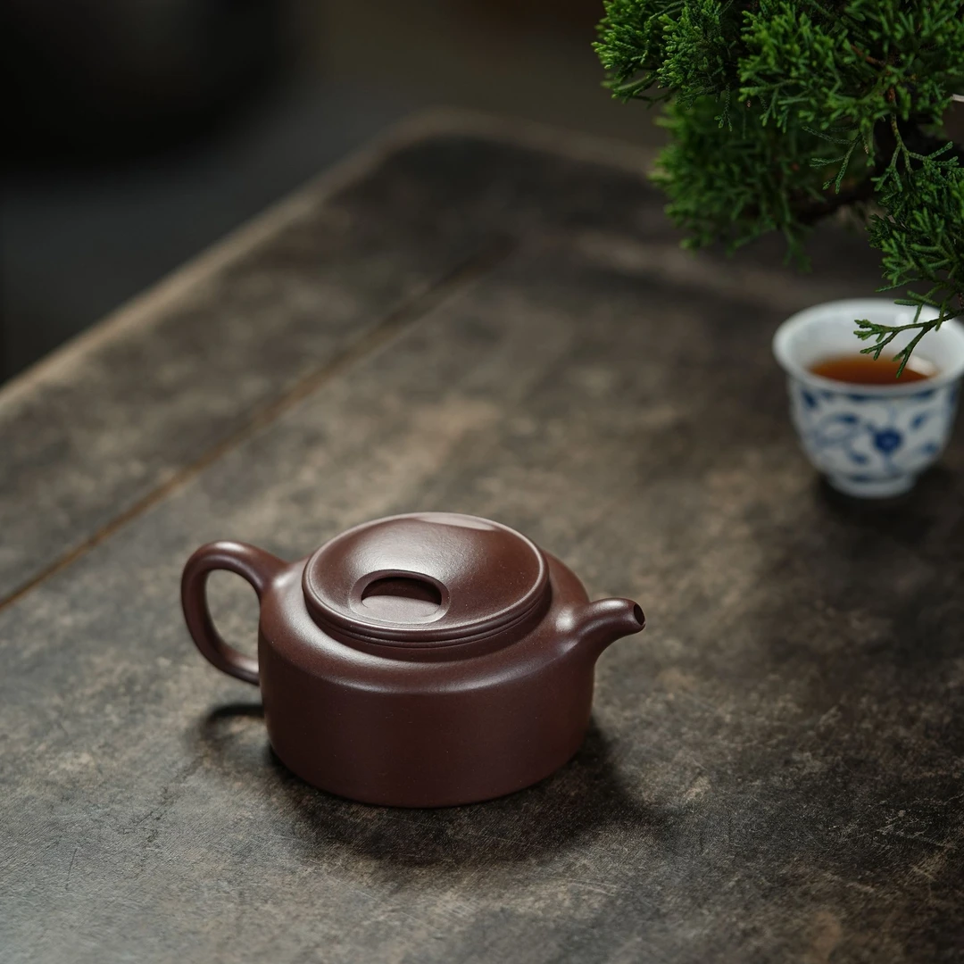 松泉茶器×尧日辰光丨《牛盖莲子（刻）》 大水潭天青 160cc