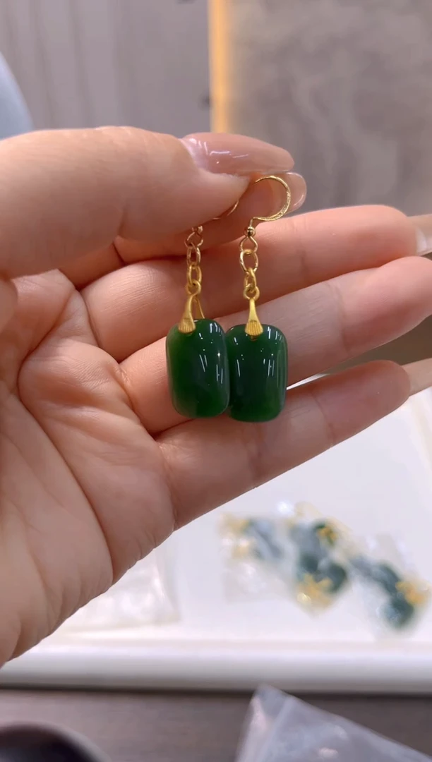 14K金镶嵌和田玉耳饰E171