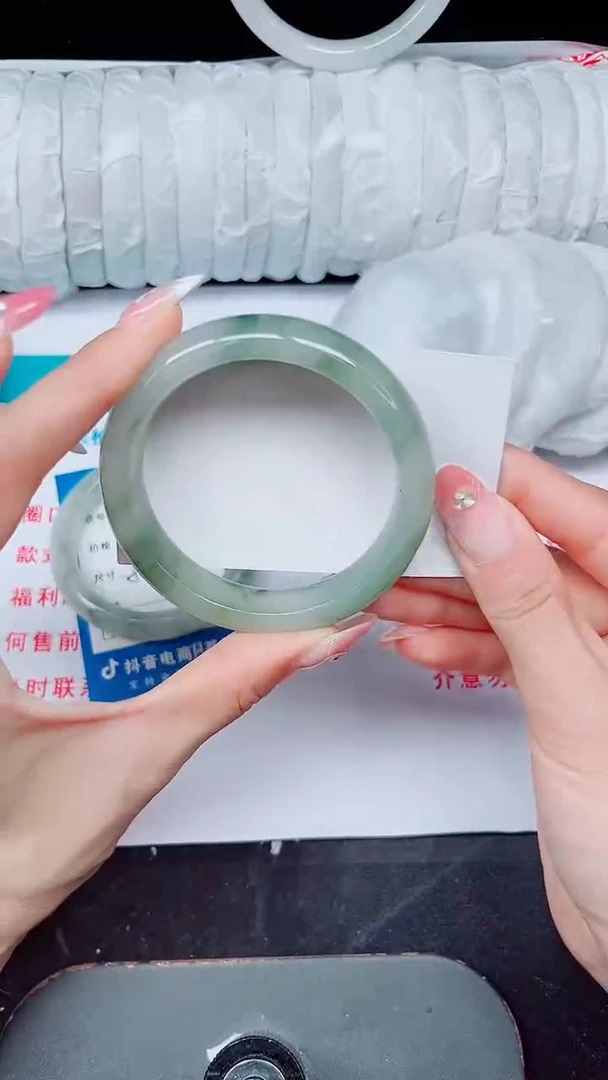 未镶嵌手镯石英质玉146-56/57