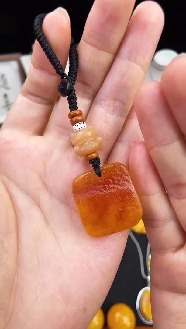 琥珀未镶嵌珠宝奇石柒月