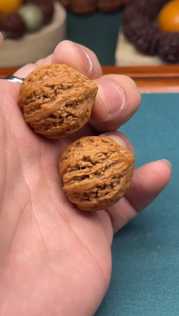 【闪购商品】文玩核桃吊坠小秋子一对（小手捻）