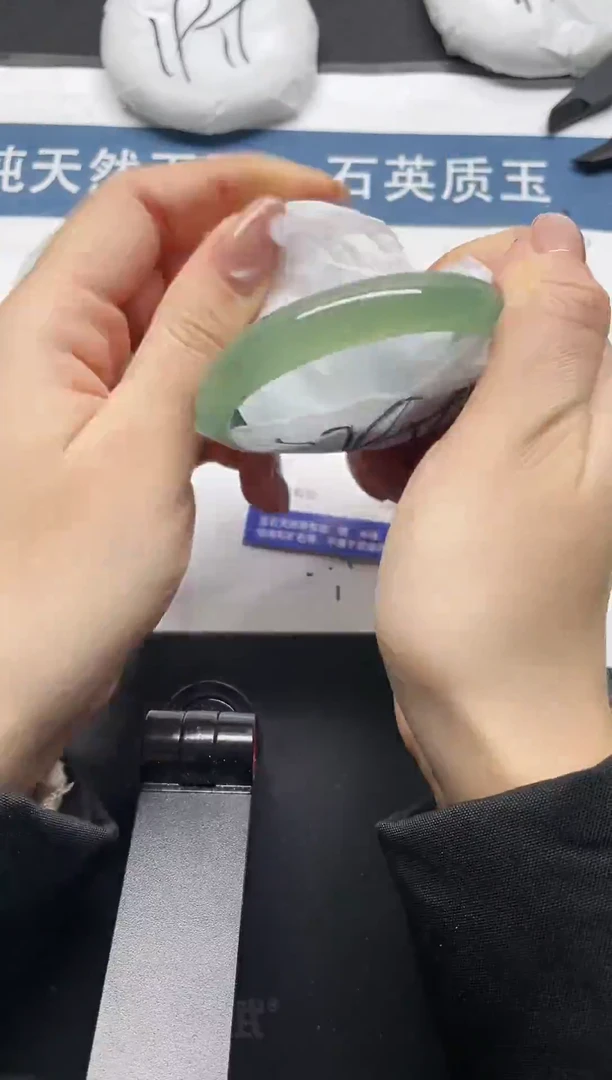 未镶嵌手镯石英质玉76-55