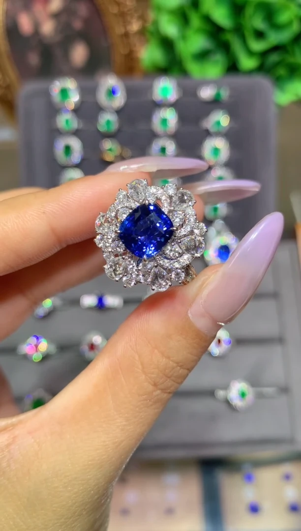 蓝宝石戒指18K金镶嵌3.43CT