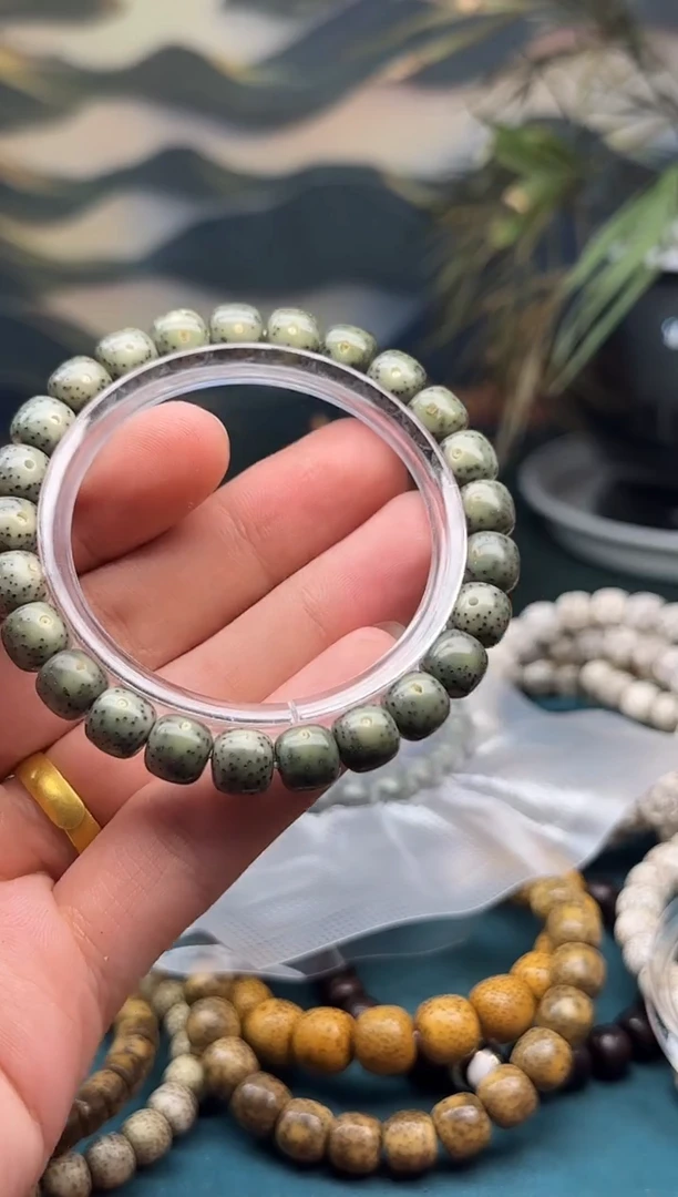 星月菩提手串满绿 月留白糖心9*8 同枝果