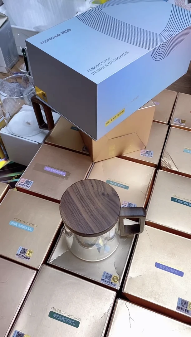 【闪购商品】孤品木把内胆办公杯透明色