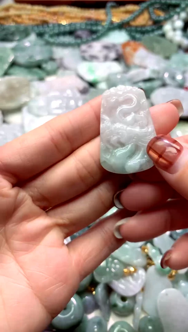 颈饰未镶嵌翡翠1