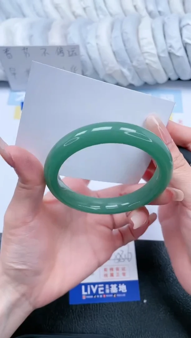 【闪购商品】石英质玉手镯未镶嵌T209-58.6