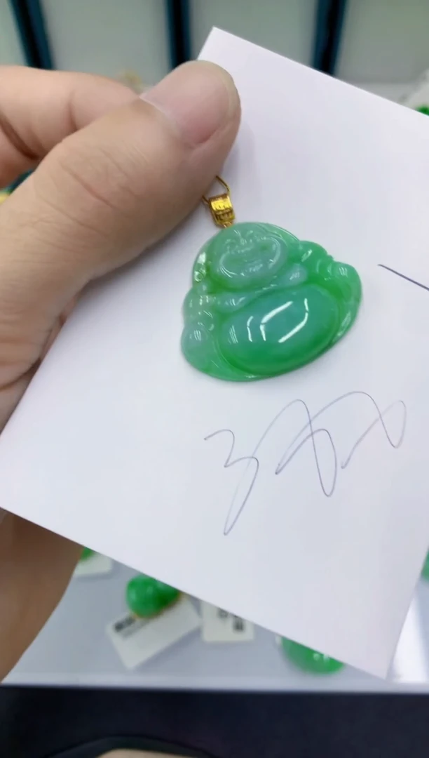 翡翠18K金镶嵌颈饰翡翠