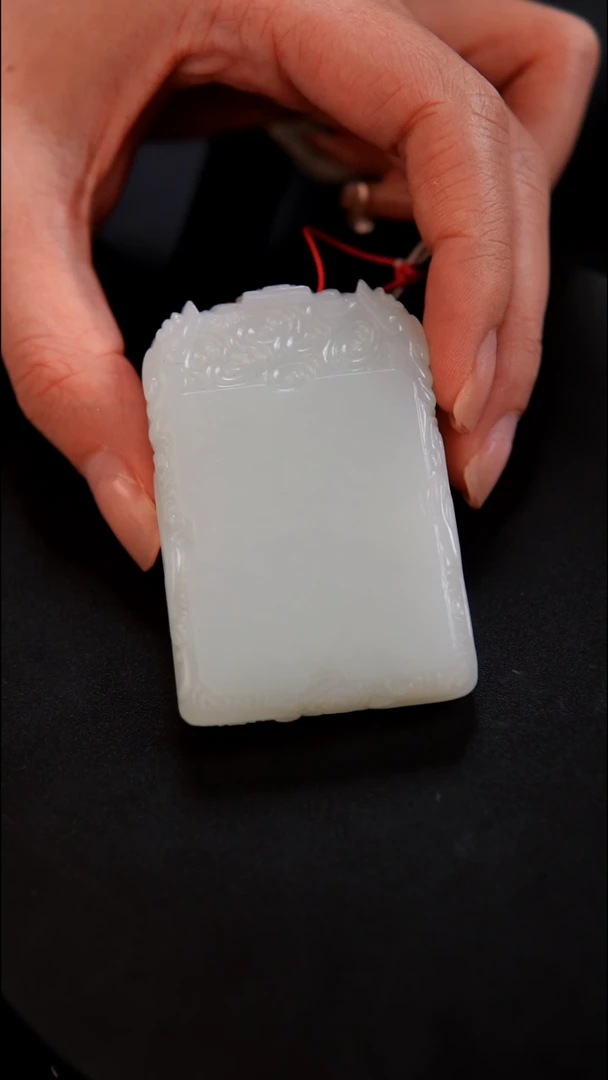 颈饰未镶嵌和田玉青*牌子