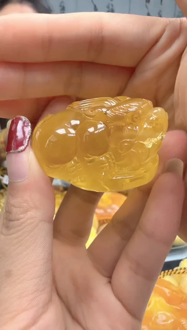 未镶嵌蜜蜡裸石如图