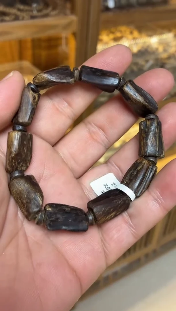 沉香手串 文莱随型单圈沉水多样性发其一
