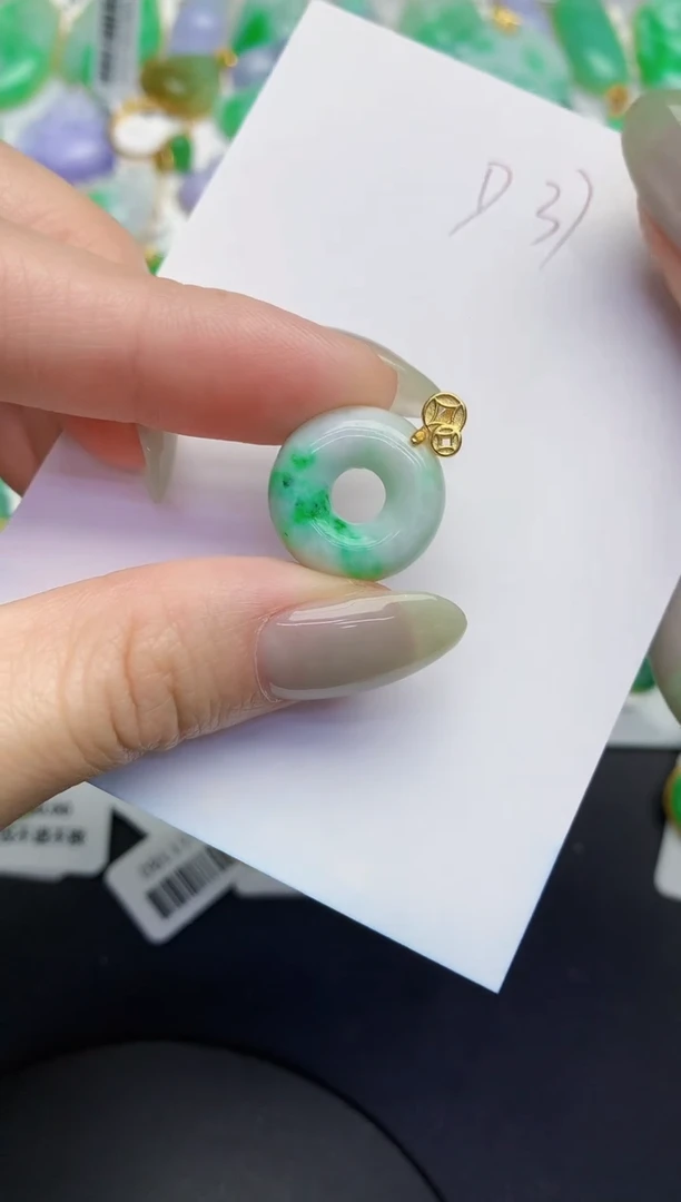 翡翠未镶嵌颈饰缅甸天然翡翠A货